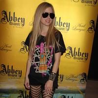 Avril Lavigne hosts a meet and greet at the Abbey Dawn | Picture 63986